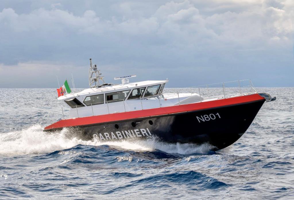 I carabinieri hanno salvato una famiglia che con la propria barca era alla deriva